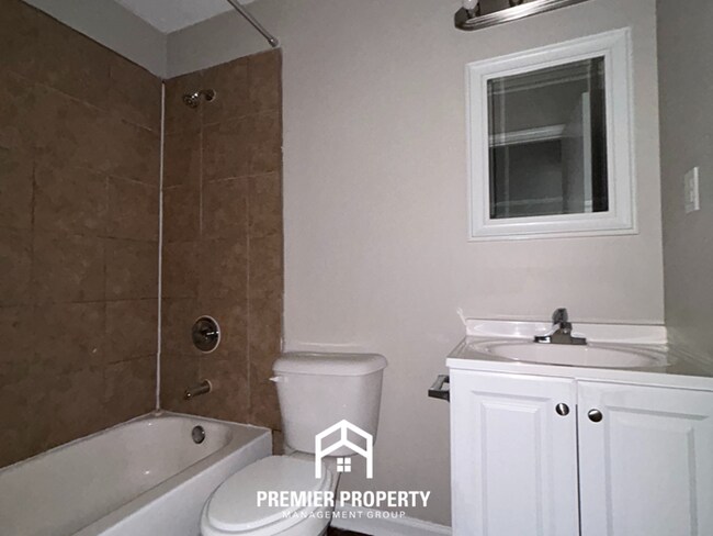 Building Photo - 10075 Yates Dr