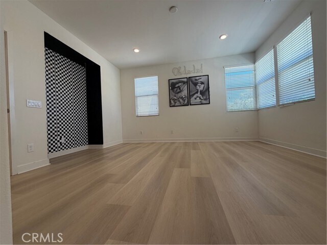 Building Photo - 802 Beacon