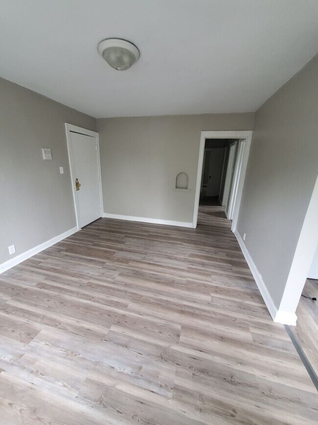 Interior Photo - 4603 N 29th St - 6 unit