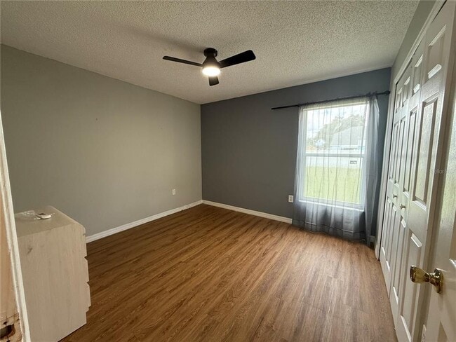 Building Photo - 215 Grovepark Dr