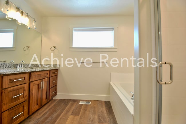 Building Photo - Conveniently Located North Logan Village Townhome | Near Utah State and Hospitals