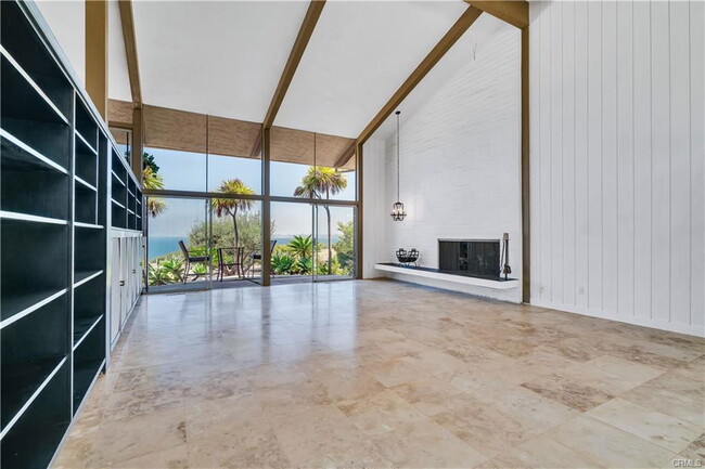 Building Photo - 1500 Paseo Del Mar