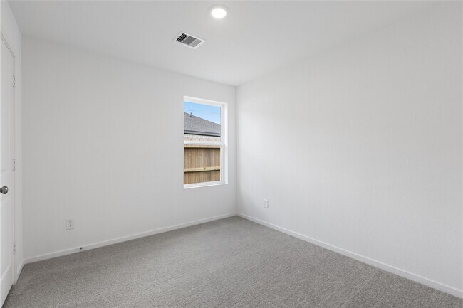 Building Photo - 16854 Great Highlands Dr