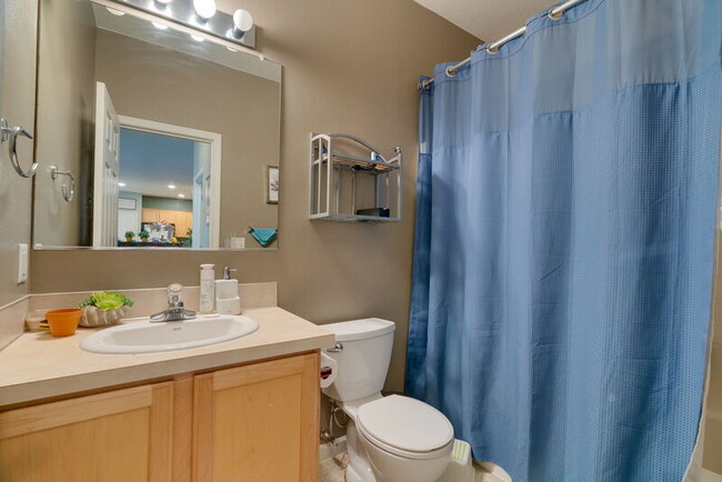 Building Photo - 16552 NE Pacific Terrace