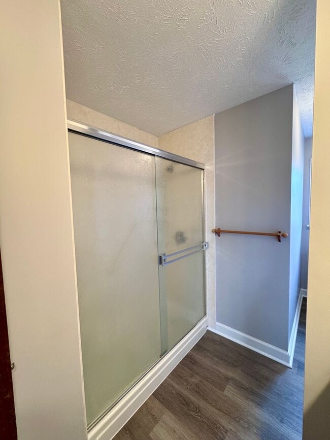 Building Photo - Duplex for Rent in Dayton