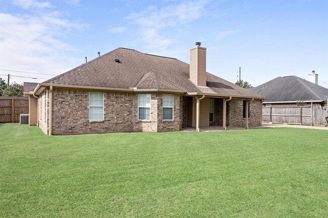 Building Photo - 7673 Rosewood Dr