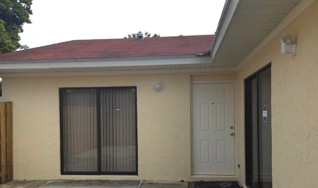 Primary Photo - 4377 Woodstock Dr