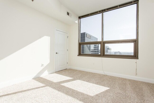 Building Photo - 270 17th St NW