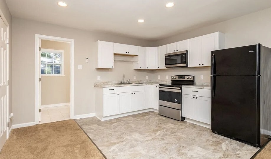 Building Photo - 6103 Hermitage Rd