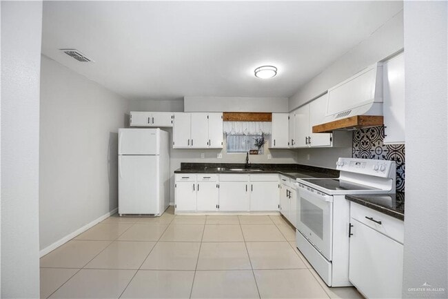 Building Photo - 2721 N 26th St