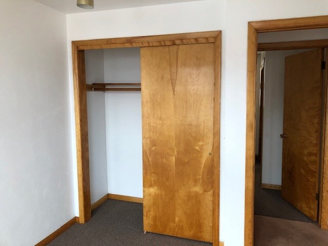 Building Photo - 515 E 4th St