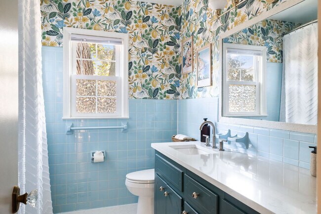 Building Photo - 1790 Wilshire Dr