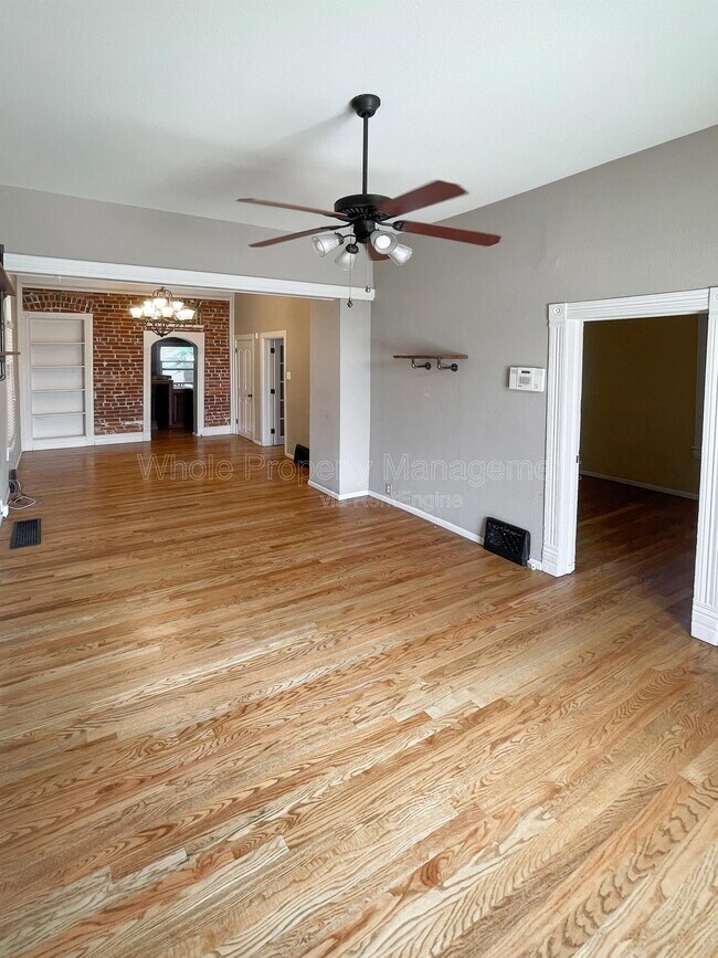 Building Photo - 1733 W 39th Ave