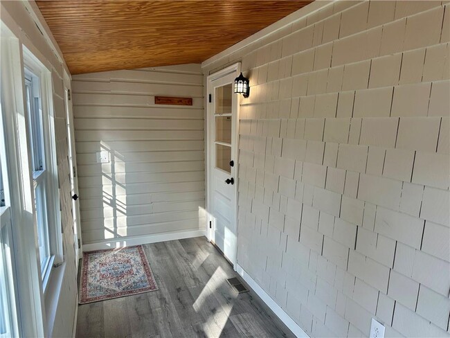 Building Photo - 54 Planet Ave