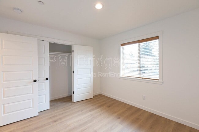Building Photo - 6506 SE 63rd Ave
