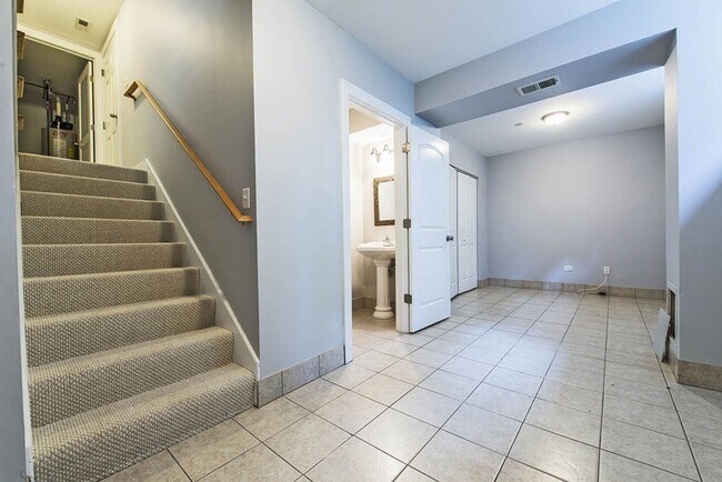 Building Photo - 3601 w 53rd