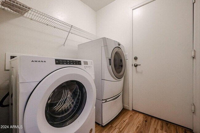 Building Photo - 3974 N Dead Wood Dr