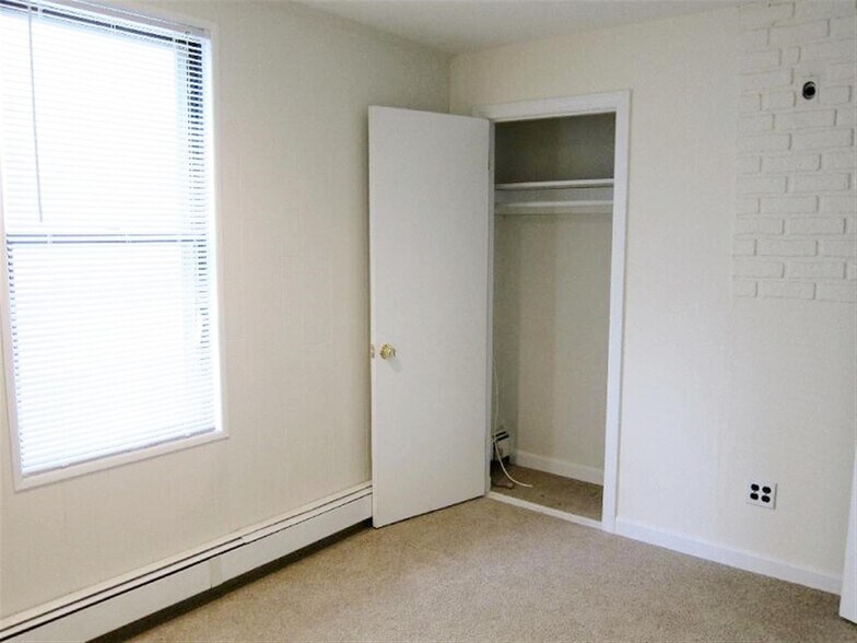 Building Photo - 19 Wesley St