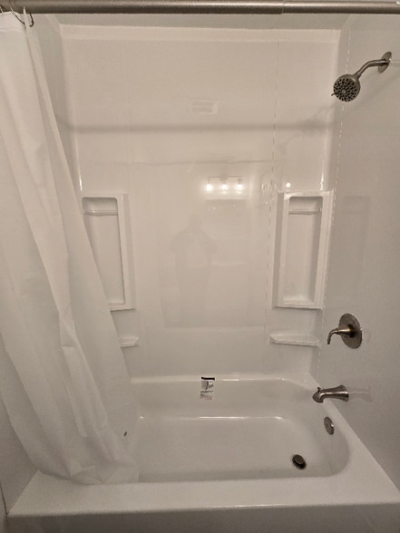 Building Photo - 222 Lockart Terrace