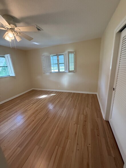 Building Photo - 1424 SE 12th Ave