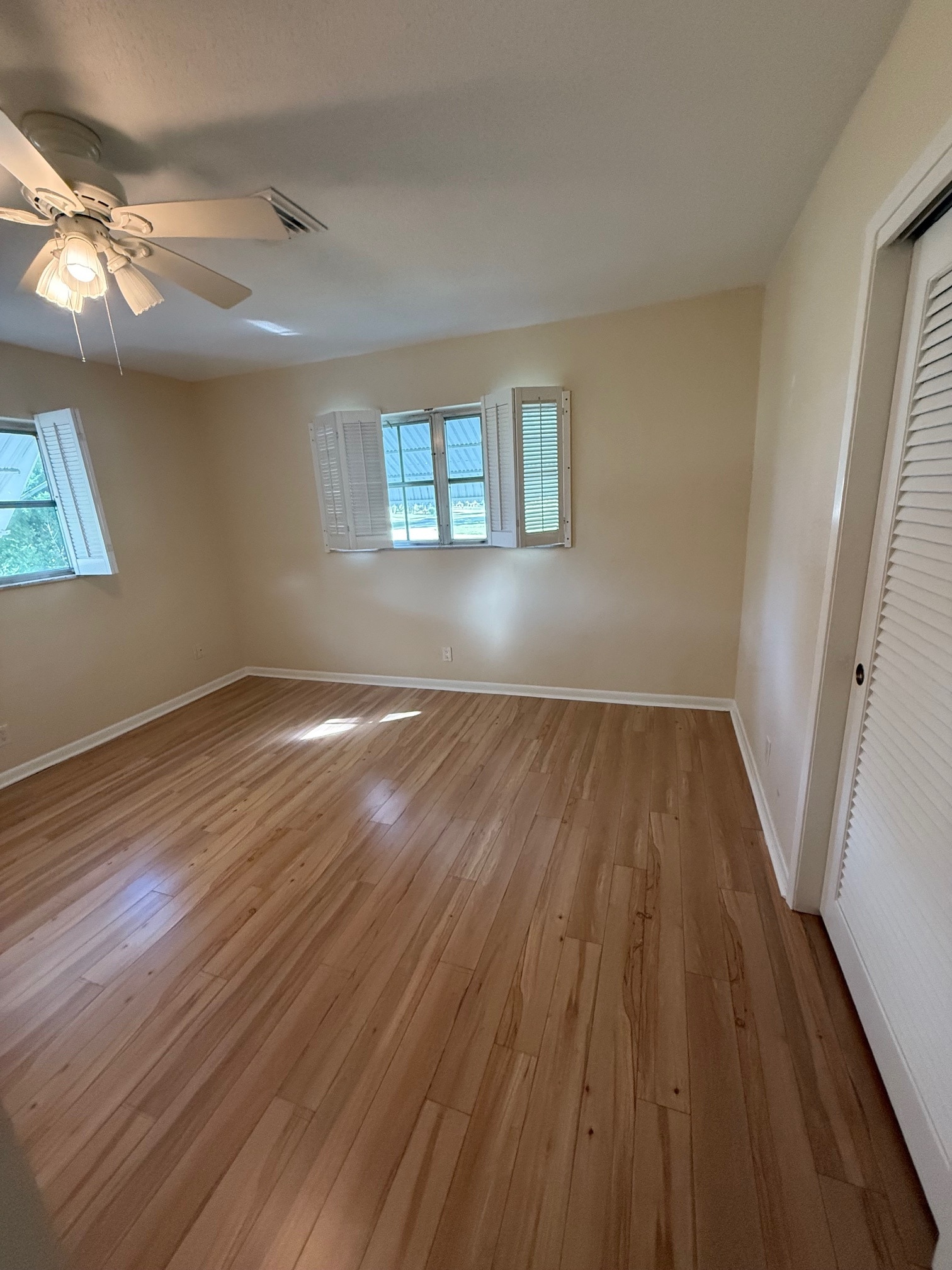 Building Photo - 1424 SE 12th Ave