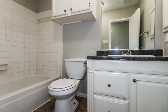 Building Photo - 6426 New World Dr