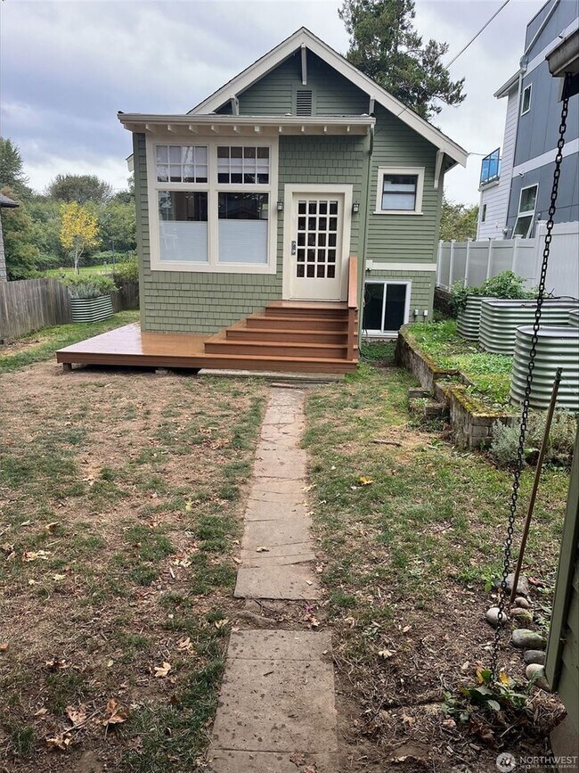Building Photo - 3Bd/1.75Ba Seattle House