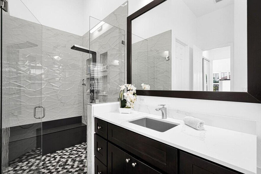 Building Photo - 2952 NW 84th Ter