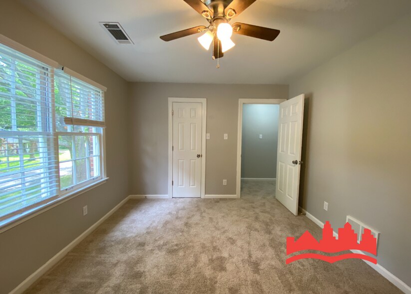 Building Photo - 8510 Farmington Cove