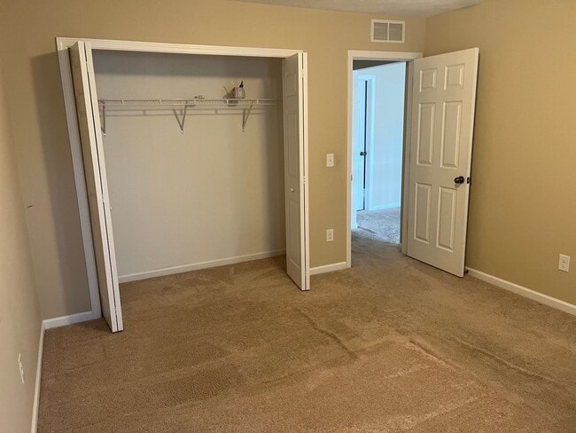 Building Photo - Spacious 4-Bedroom 2.5 Bath Gem in Avon, OH!