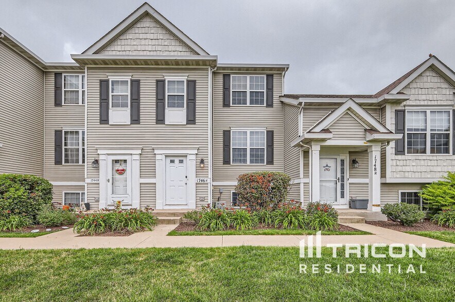 Building Photo - 1746 Fieldstone Dr N