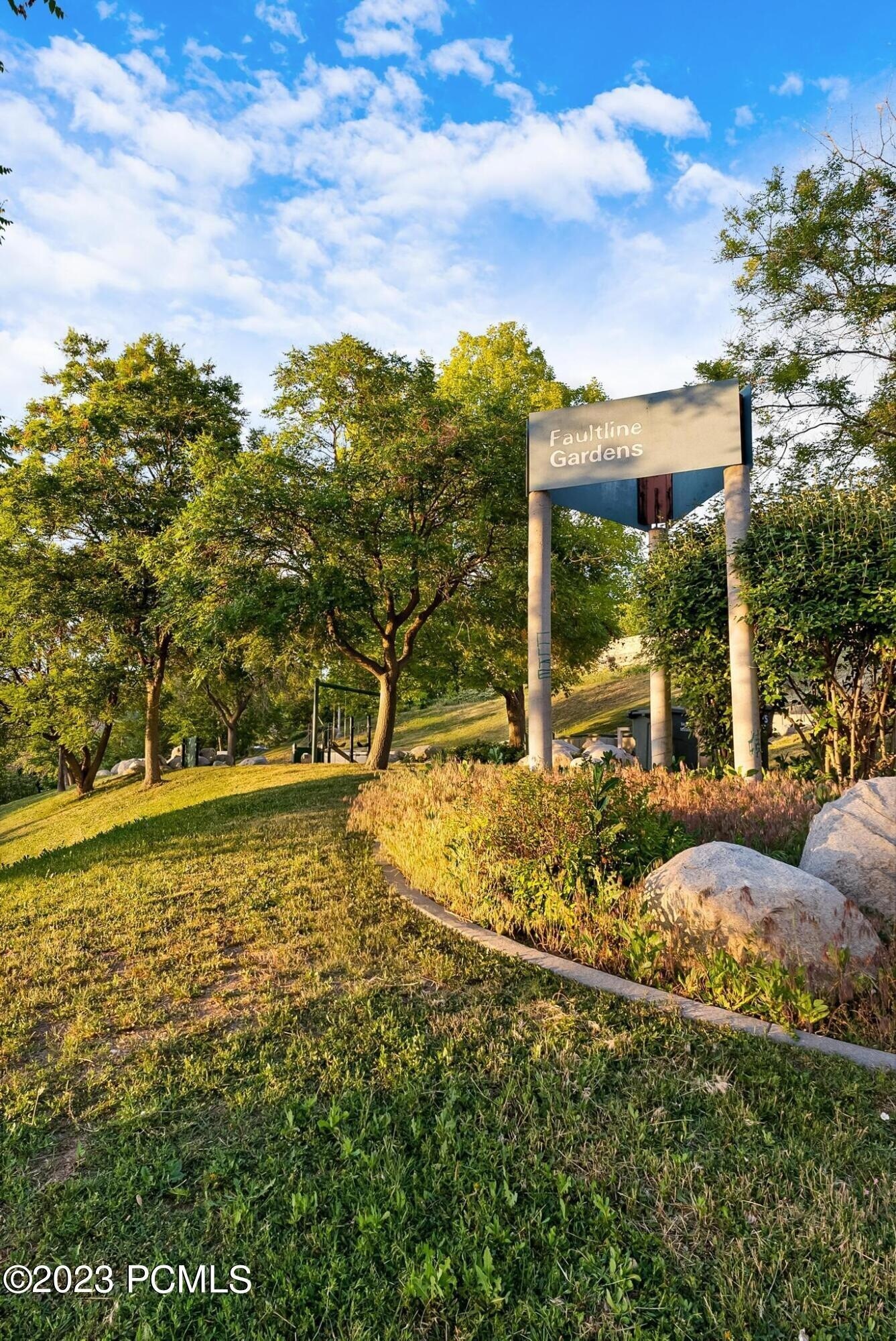 Building Photo - 425 S 1000 E