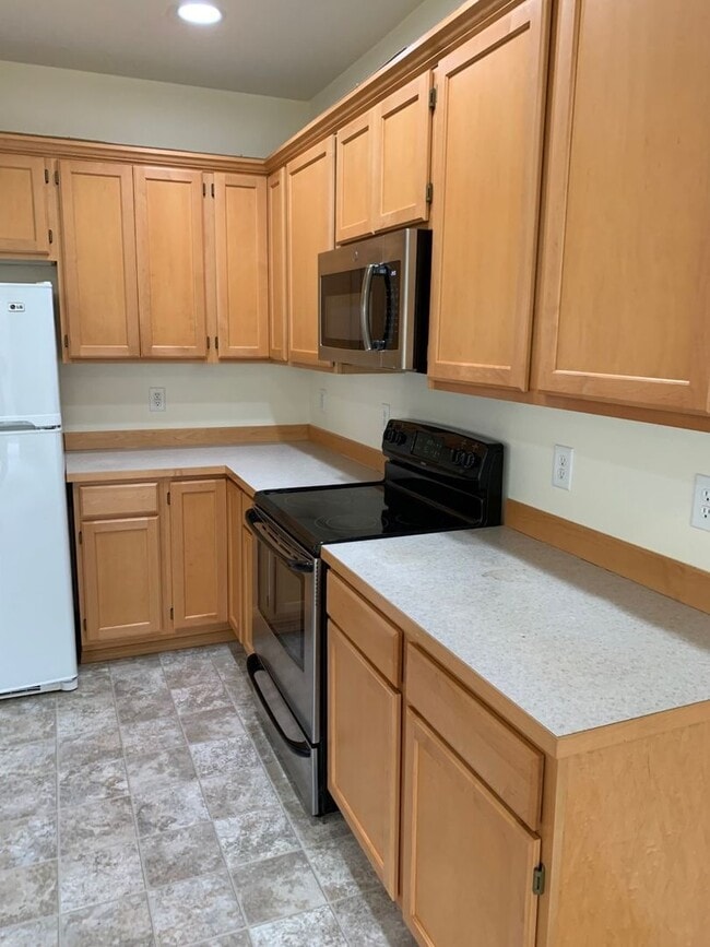 Building Photo - Beautiful 3-bd, 2.5-bath house The Ridge in Kent.