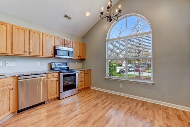 Building Photo - 35 Cambridge Oak Cir