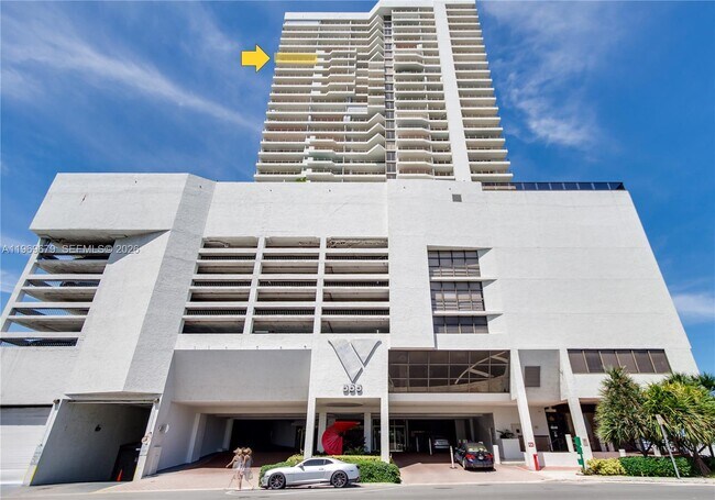 Building Photo - 555 NE 15th St