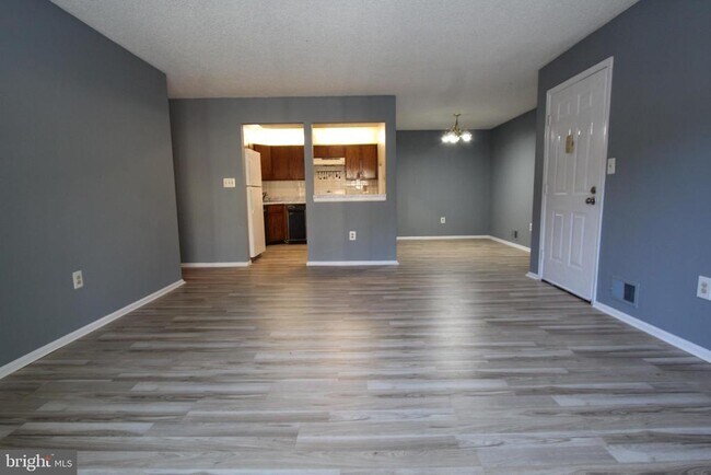 Building Photo - 8 Joyner Ct
