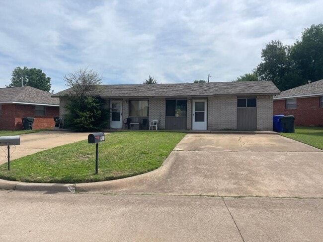 Primary Photo - Adorable 1 bedroom 1 bathroom Duplex For Rent