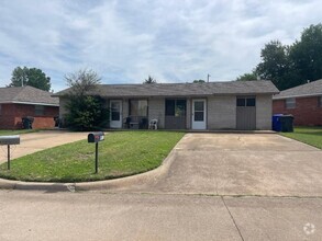 Building Photo - Adorable 1 bedroom 1 bathroom Duplex For Rent