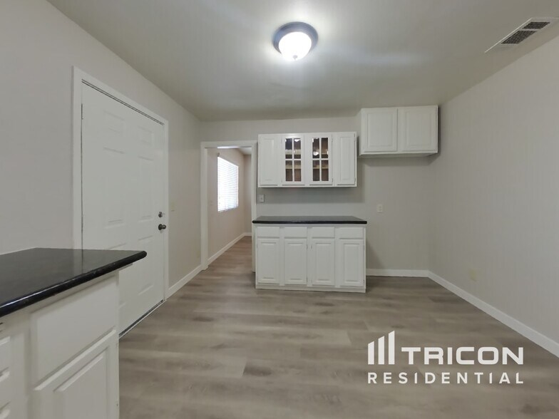 Building Photo - 542 E Wigeon Way