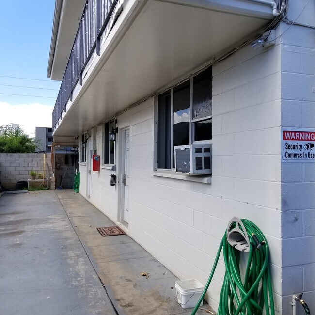 Building Photo - 3134 Brokaw St