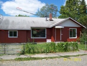Building Photo - STATUS: AVAILABLE | R93B | $1700