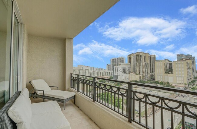 Building Photo - 550 Okeechobee Blvd