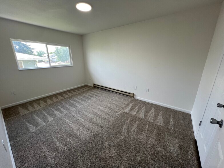 Building Photo - 2509 s Emerson ave