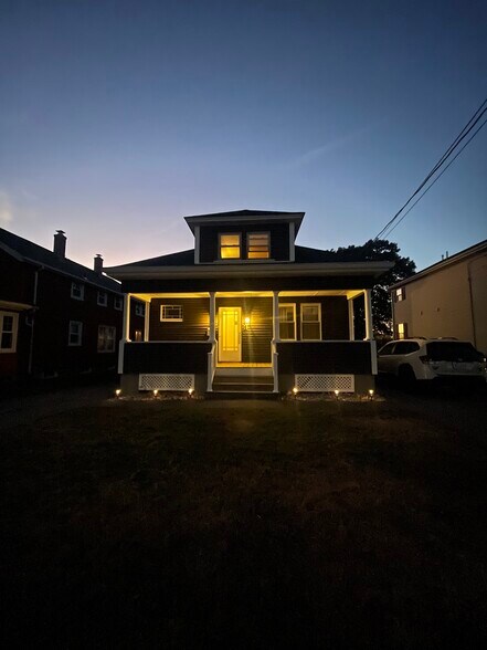 Building Photo - 21 Brightridge Ave