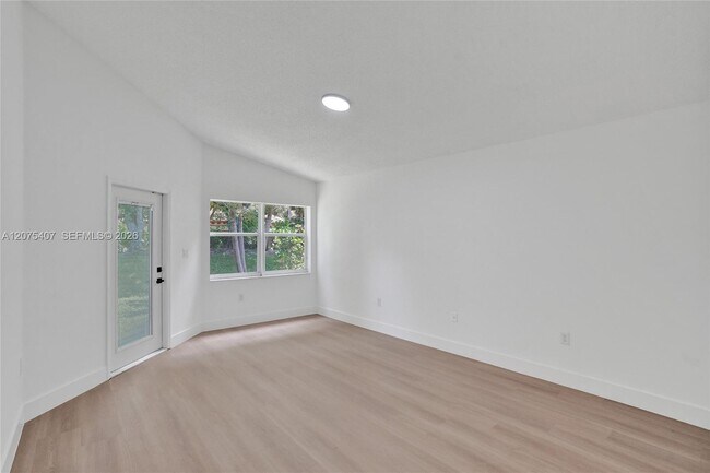 Building Photo - 4114 Sapphire St