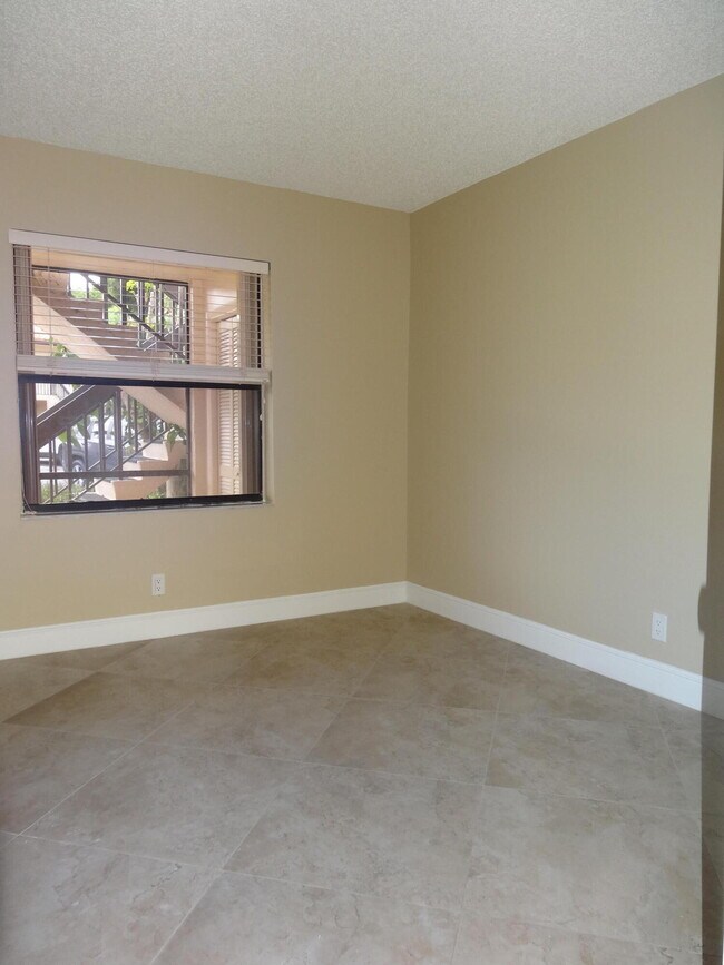 Building Photo - 7091 Golf Colony Ct
