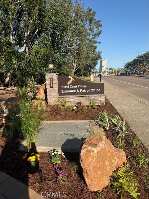 Building Photo - 999 N Pacific St