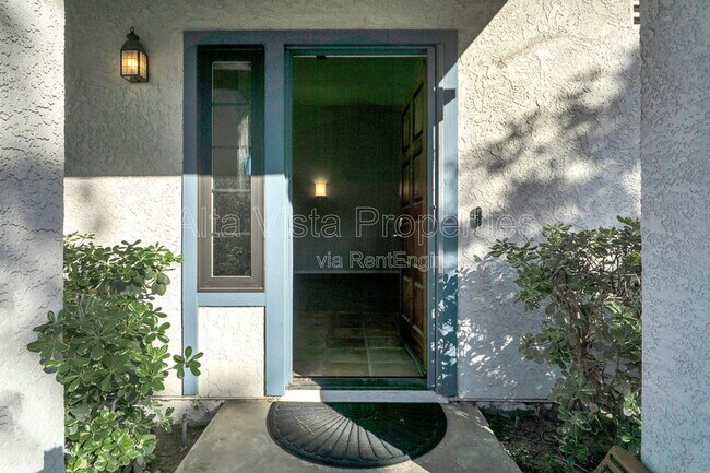 Building Photo - 7960 Mission Vista Dr