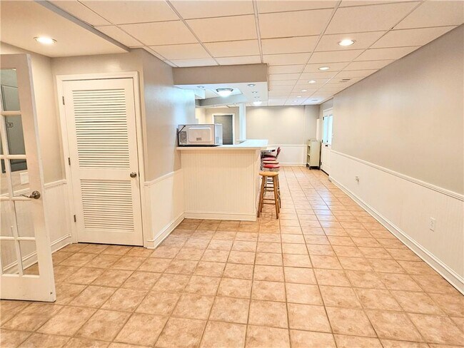 Building Photo - 2100 Bennington Ct