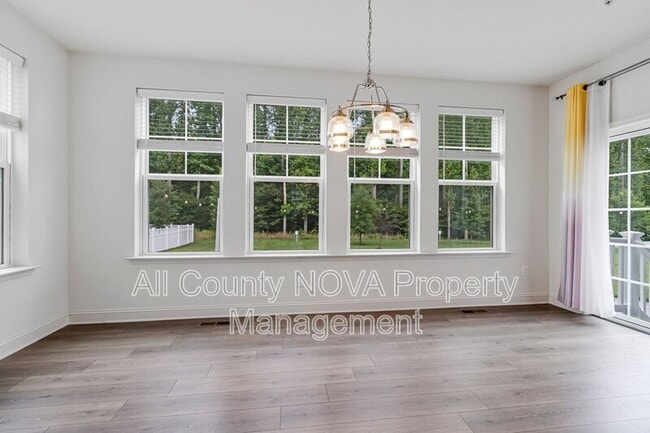 Building Photo - 11010 N Riding Rd